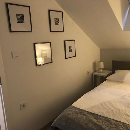 Petite Grey Apartment With Free Private Parking Zagreb Buitenkant foto