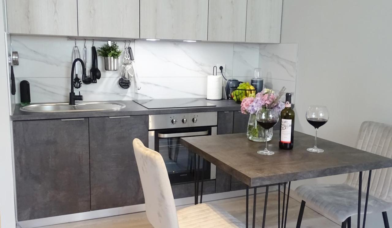 Petite Grey Apartment With Free Private Parking Zagreb Buitenkant foto