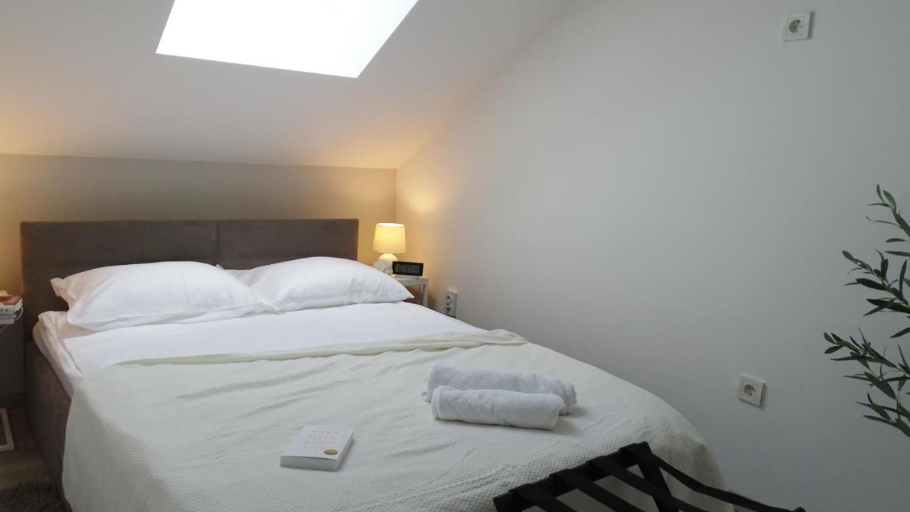 Petite Grey Apartment With Free Private Parking Zagreb Buitenkant foto
