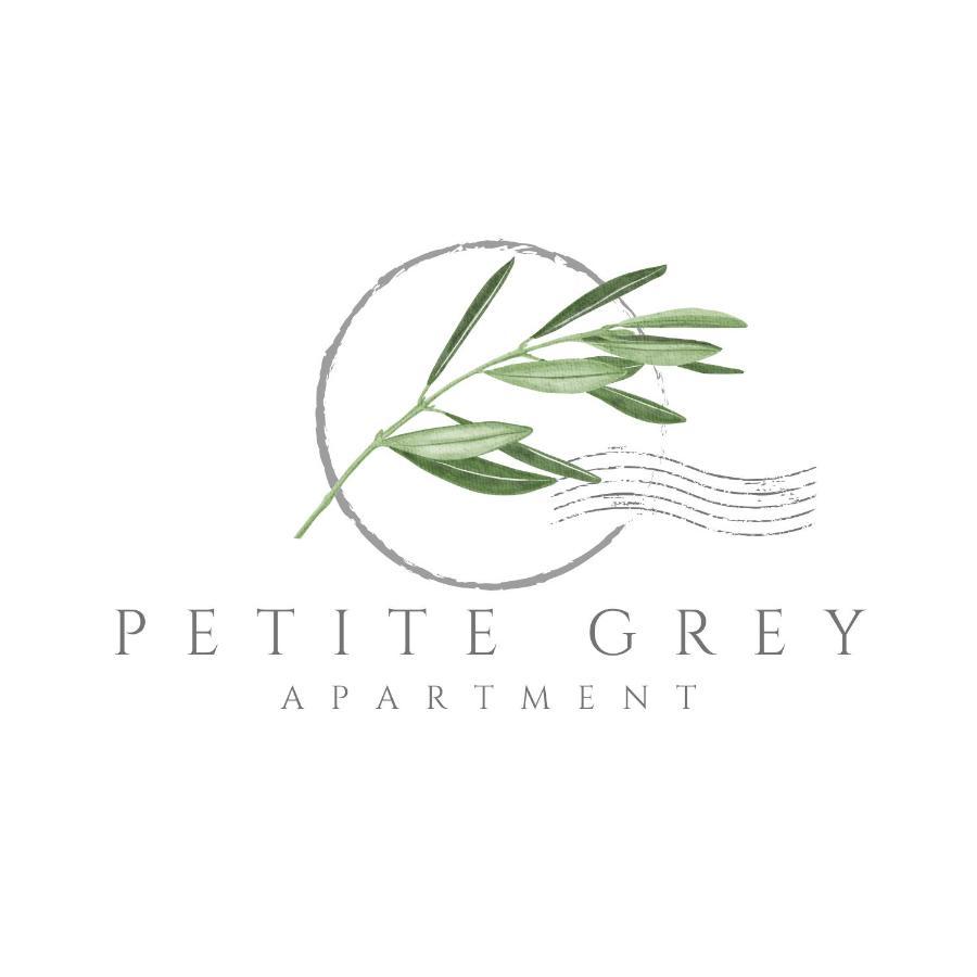 Petite Grey Apartment With Free Private Parking Zagreb Buitenkant foto
