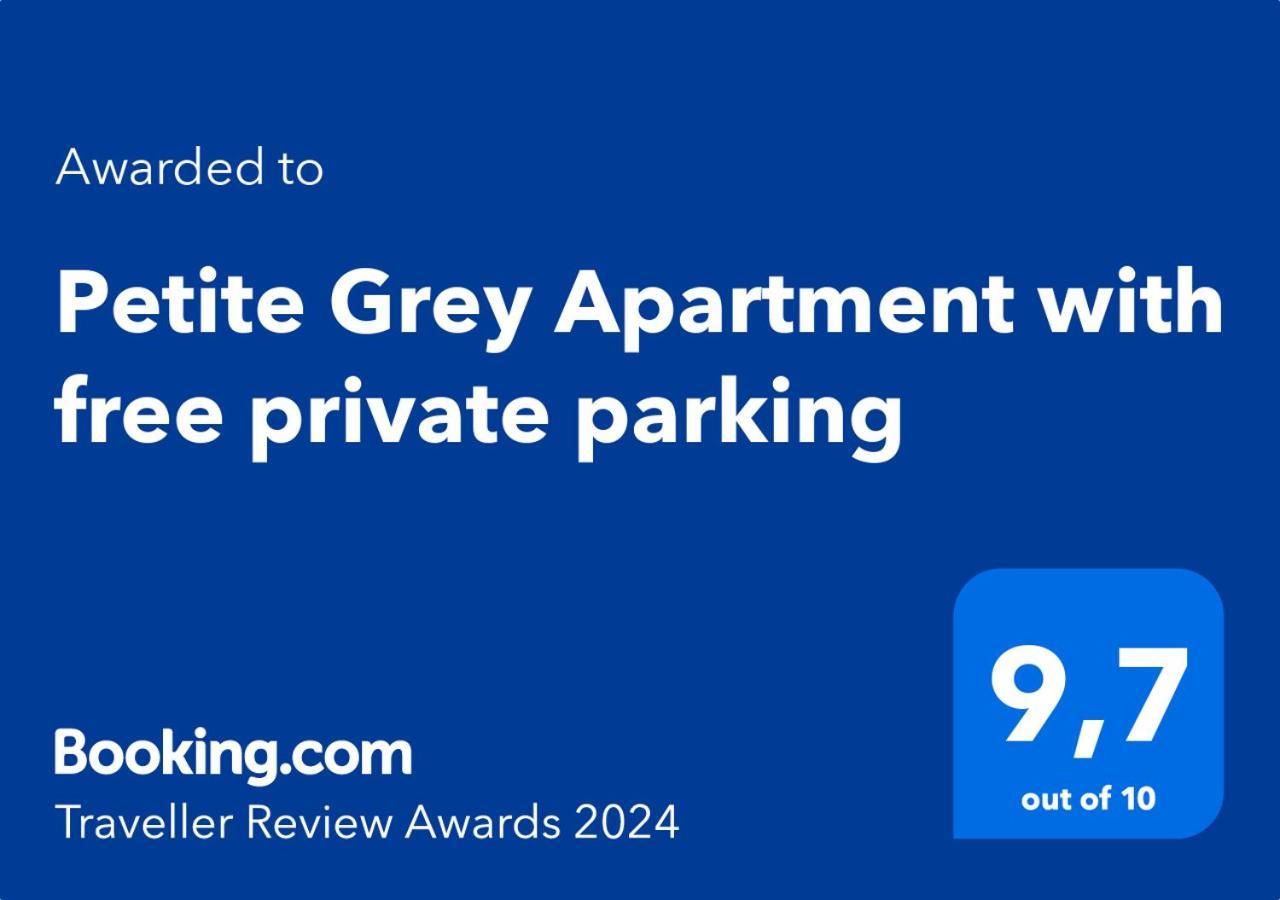 Petite Grey Apartment With Free Private Parking Zagreb Buitenkant foto