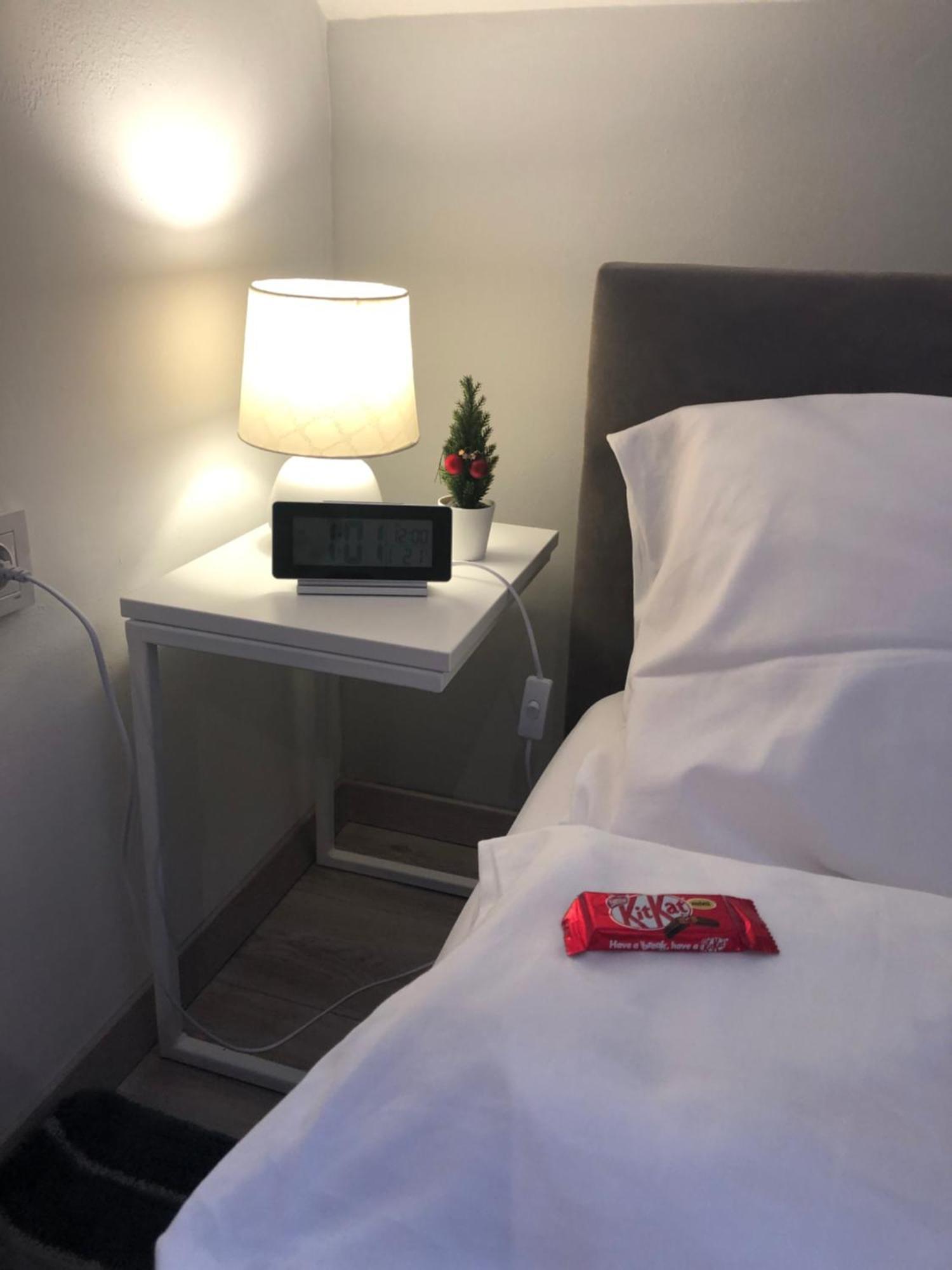 Petite Grey Apartment With Free Private Parking Zagreb Buitenkant foto